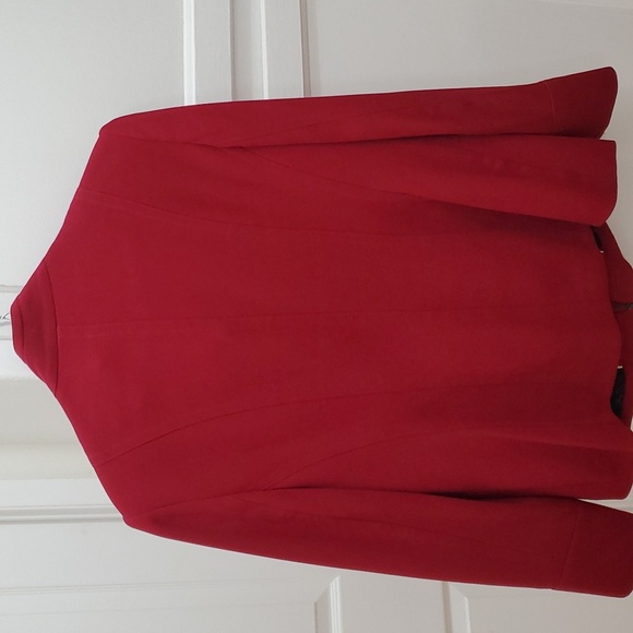 Maroon Jacket with fine stitching details - Picture 4 of 8